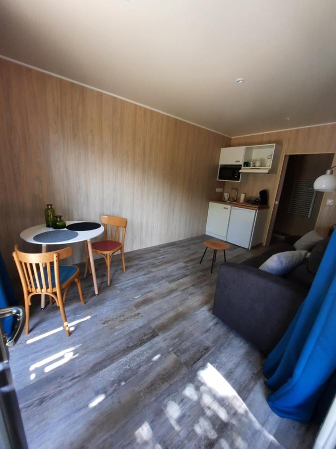 Le Lodge Des Chenes Brousses-et-Villaret Kültér fotó