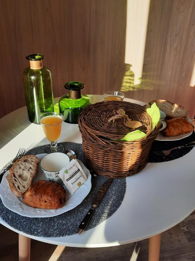 Le Lodge Des Chenes Brousses-et-Villaret Kültér fotó